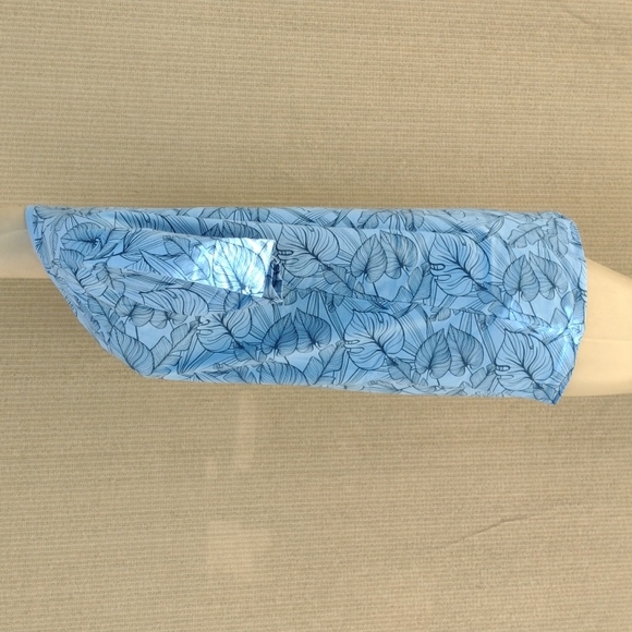 NWT Goodfellow & Co Tropical Print Midday Blue Plant V-Neck Shirt - Size M - Picture 2 of 6